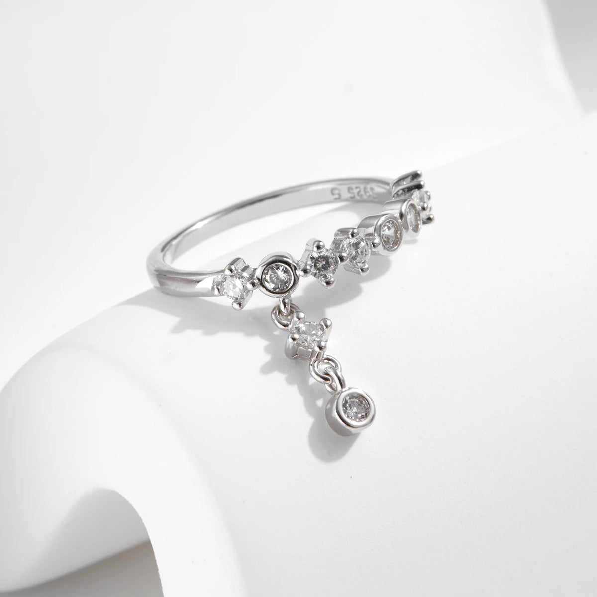 MODIAN 925 Sterling Silver High-Fashion Sparkling Round Zircon Charm Rings for Women Party Fine Jewelry