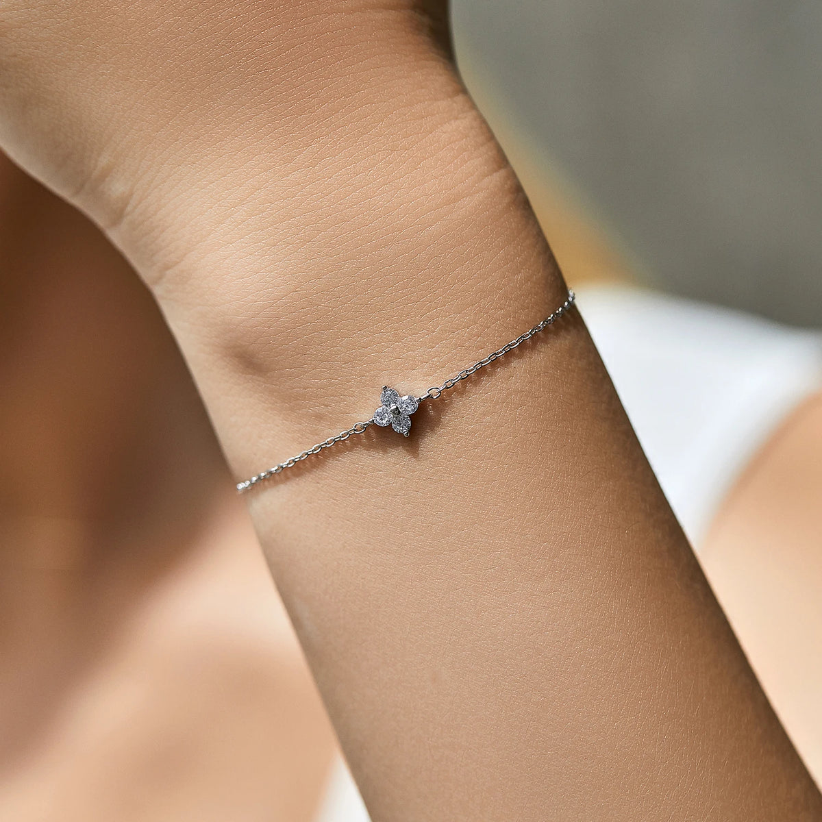 MODIAN 925 Sterling Silver Stackable Four-Leaf Clover CZ Bracelet, White Gold Plated Link Chain, Women's Party Fine Jewelry